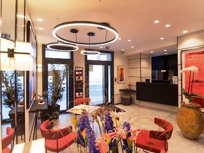 Charing Cross 3*