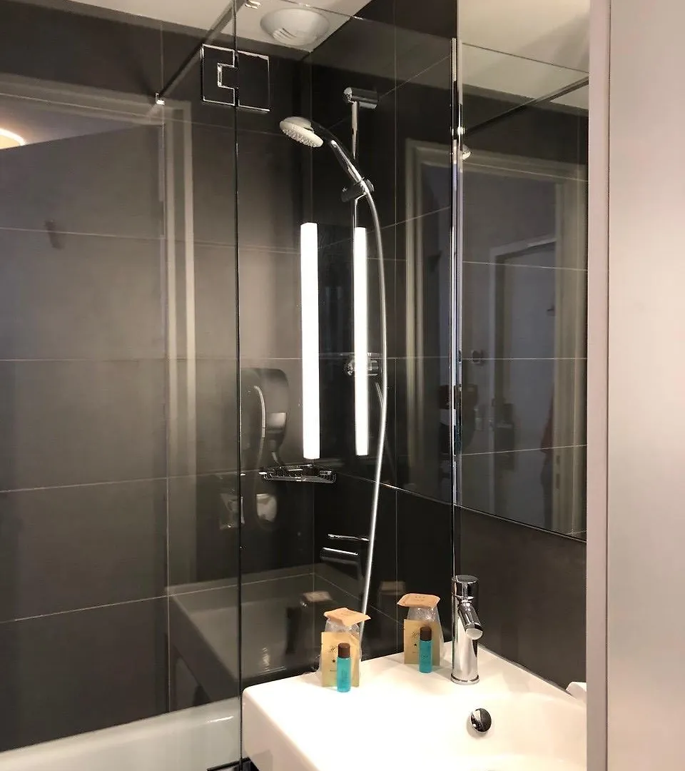 Hotel Charing Cross 3*